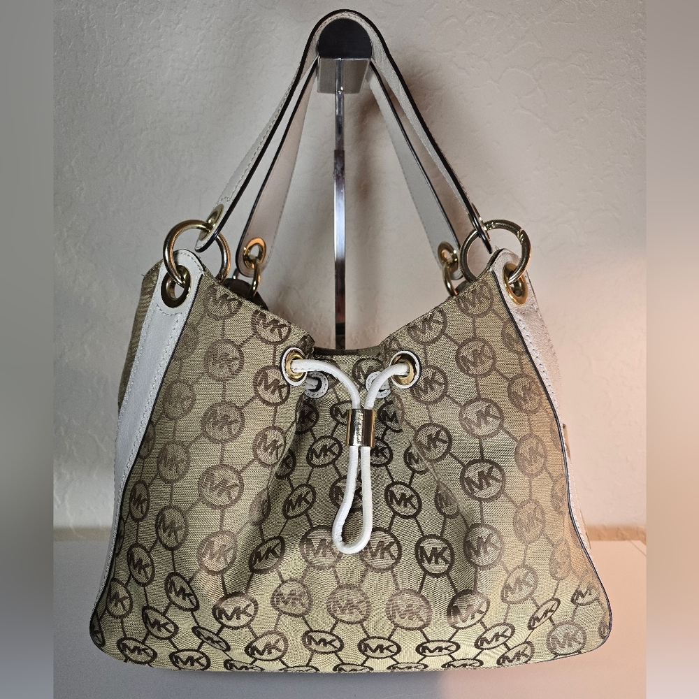 Michael Kors Ludlow Large Tan/Beige and Ivory/White Classic Monogram Bag